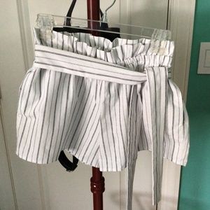 Paper Bag Shorts, Black and White Stripe Chambray, Womens Sz M, Love Tree